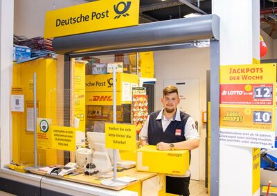 Mitarbeiter von der Poststelle in Möhrendorf
